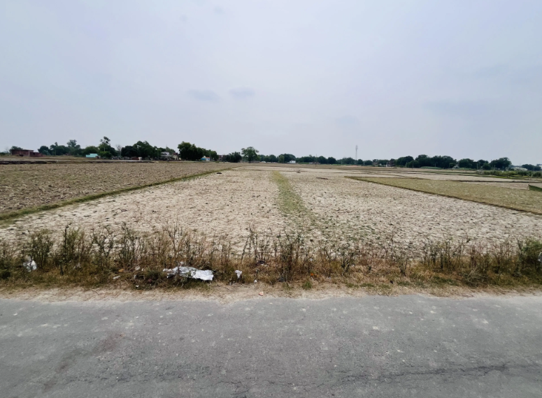 Plots in Paygpur