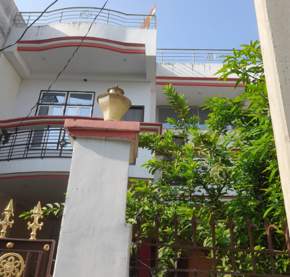 Flat in Karaundi