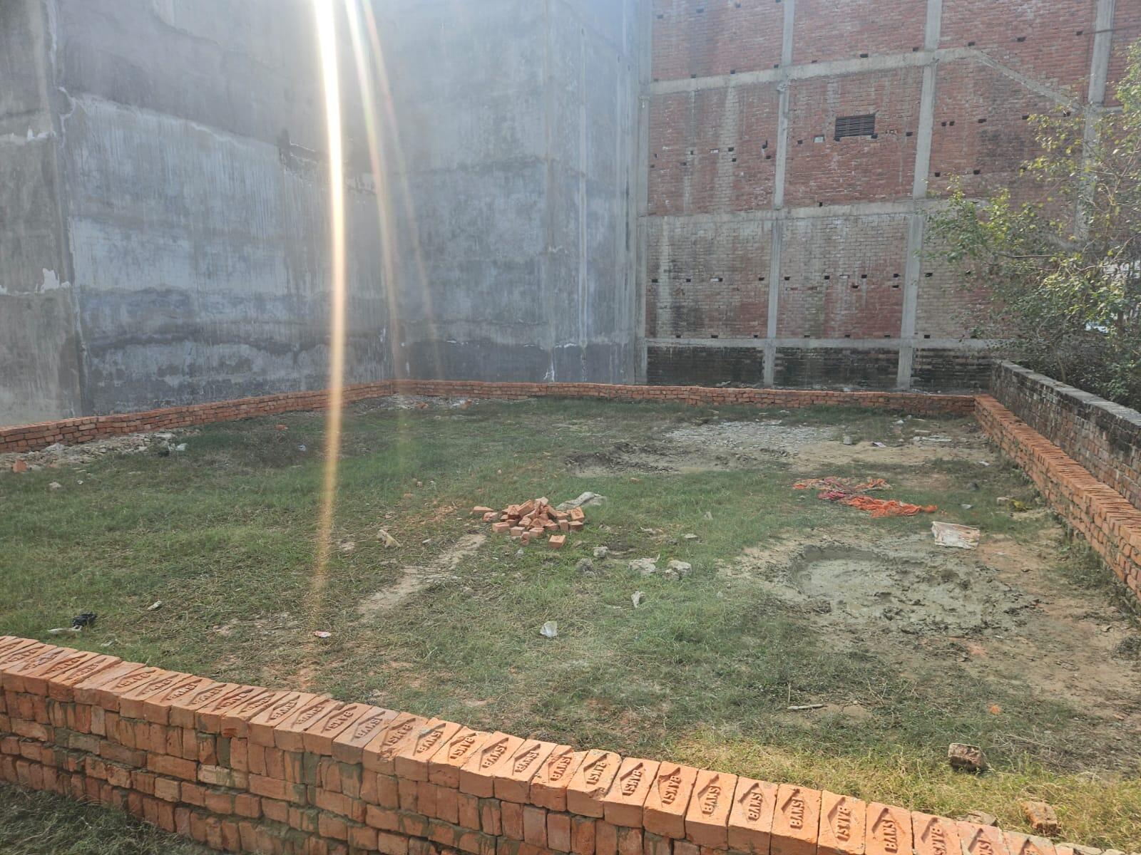 Residencial land plot in Sarnath