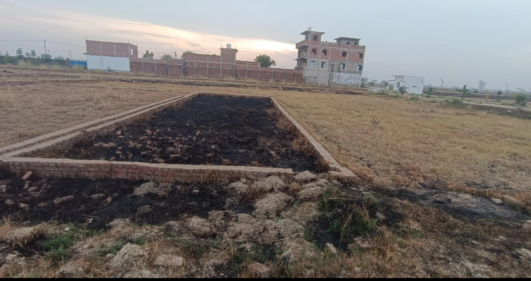 Land in MUgalsarai